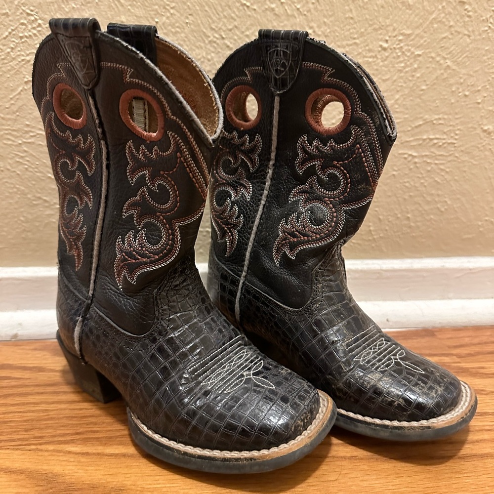 Kids Ariat cowboy boots